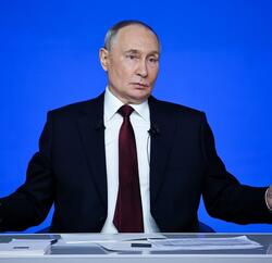 Путин запретил изымать у многодетных семей земельные участки за долги