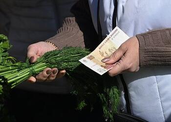 Оплата наличными стала вновь набирать популярность в России