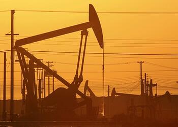 Один из ведущих экспортеров нефти в мире сократил добычу вдвое