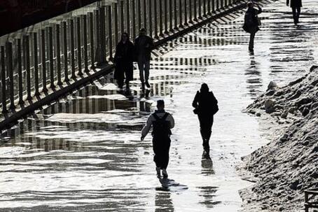 Москвичам назвали новую дату исчезновения снега
