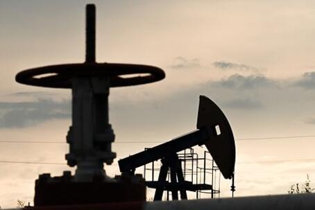Решение США снять ограничения на российскую нефть объяснили