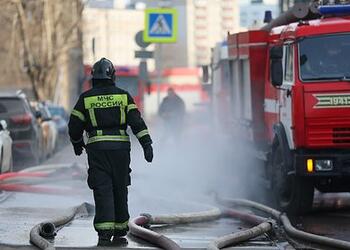 При пожаре в многоэтажке в центре Москвы погиб человек