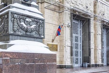 МИД пригрозил жестким ответом за посягательство на здания российских дипмиссий на Украине