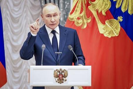 Путин заявил о сражающихся за выбор крымчан участниках СВО