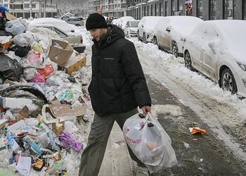 Дома застройщика ПИК погрязли в мусоре
