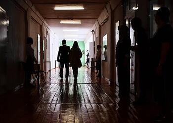 В России захотели досматривать школьников