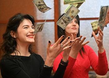 Курс доллара понизили