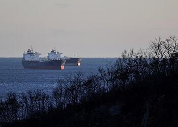 Вероятность смягчения санкций после решения США по нефти из России оценили
