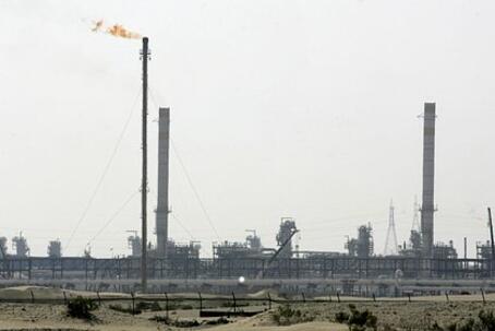Газоперерабатывающий завод в ОАЭ приостановил работу после атаки
