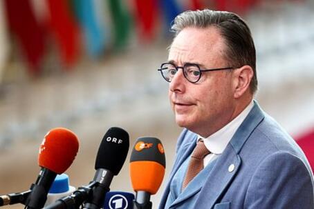 Премьер Бельгии необычно ответил на обвинения в связях с Россией