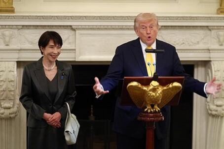 Встречу Трампа с японским премьером назвали позором