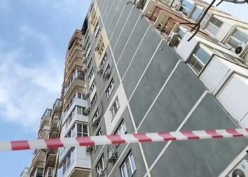 Стало известно о попадании обломков БПЛА на еще одну многоэтажку в регионе России