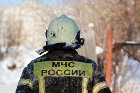 На юге России начался пожар на территории нефтебазы после атаки БПЛА