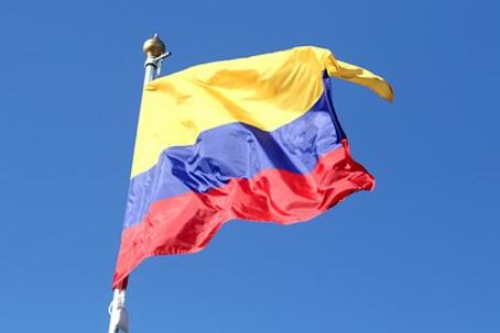 Число жертв авиакатастрофы в Колумбии возросло