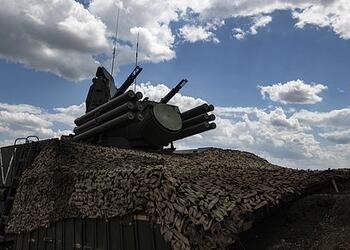 Система ПВО уничтожила два летевших на Москву беспилотника
