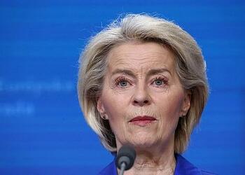 Фон дер Ляйен растерялась после вопроса журналиста о Трампе