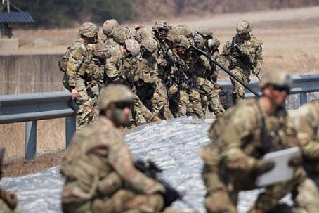 Экс-советник главы Пентагона высказался о планах США отправить сухопутные войска в Иран