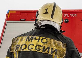 В российском курортном городе из-за атаки ВСУ загорелся многоэтажный жилой дом