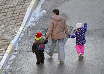 В России захотели ввести зарплату для мам