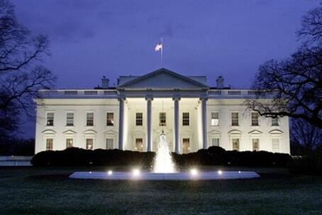 Трамп установил статую исторической для США личности у Белого дома