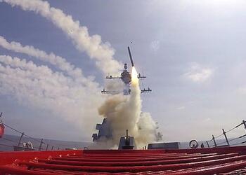 Обвиняющая Россию в агрессии НАТО оказалась наступательным альянсом