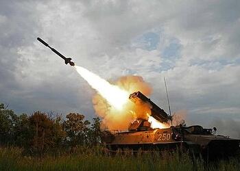 Появились снятые во время массированной атаки на российский город кадры