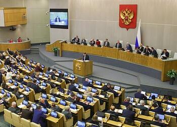 В Госдуме предложили повысить пенсионный коэффициент врачам и учителям