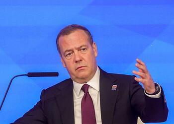 Медведев высказался о переговорах с «вонючим псом» и вспомнил Гитлера