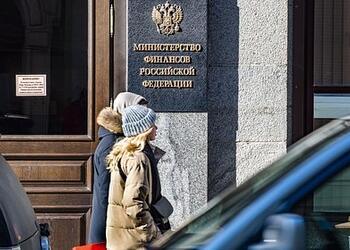 Перспективы продлить указ о продаже валютной выручки оценили