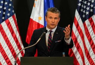 Хегсет заявил о готовности США продолжать переговоры «с помощью бомб»