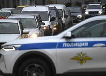 Россиянка без причин напала на пенсионерку посреди улицы