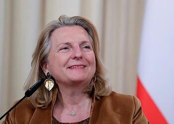 Экс-глава МИД Австрии высказалась о возможном участии ЕС в кампании на Ближнем Востоке