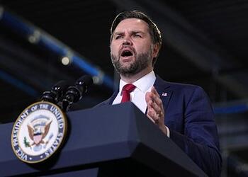 Вэнс рассказал о «верной идее» Трампа по Украине и России